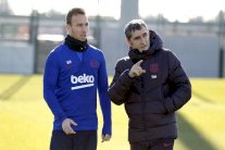 فالفيردي المهدد يقود الحصة التدريبية الصباحية لبرشلونة