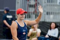 بارتي تستعيد ايقاعها بصعوبة في دورة أديلايد