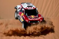 فوز ثالث لبيرتهانسل في السعودية والعطية يضيق الخناق على ساينز