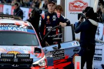 تاناك ينجو من الموت بعد حادث خطير في رالي مونتي كارلو