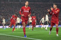 ليفربول يرد على 3 عقود من التقهقر بالابتعاد 30 نقطة عن يونايتد