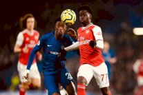 أرسنال بعشرة لاعبين ينتزع التعادل من تشلسي في دربي ساخن