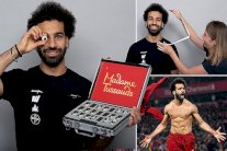 تمثال شمع لصلاح مع بيكهام وكلاي وأساطير الرياضة