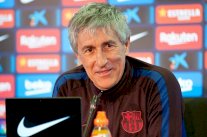 سيتيين يؤكد إمكانية برشلونة التعاقد مع مهاجم خلال الشهر الحالي