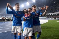 نابولي يلحق الخسارة الثانية بيوفنتوس وساري وروما يفرمل لاتسيو