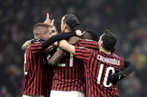 البديل جالهان أوغلو ينقذ ميلان ويقوده إلى نصف نهائي كأس إيطاليا