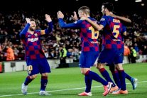 برشلونة يحقق فوزه المقنع الأول بقيادة سيتيين واشبيلية يودع