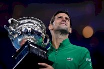 ديوكوفيتش يحرز لقبه الثامن في ملبورن والـ17 الكبير