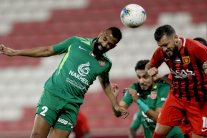 الفجيرة يفرمل شباب الأهلي في الدوري الإماراتي