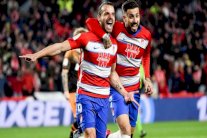 سولدادو يقود غرناطة لتجريد فريقه السابق فالنسيا من لقب كأس ملك إسبانيا