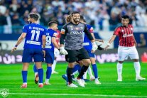 الحارس عبدالله المعيوف يقود الهلال لتجاوز عقبة الرائد