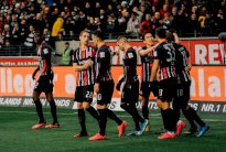 فرانكفورت يكرم وفادة أوغسبورغ بخماسية نظيفة