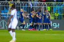 النصر يواصل الضغط على الهلال بهاتريك لحمدالله