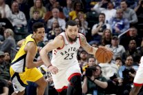 تورونتو يعزز رقمه بالفوز الـ14 تواليا