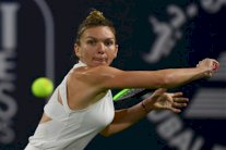 هاليب إلى نصف نهائي دورة دبي