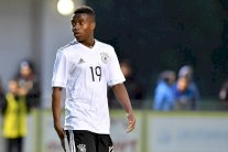 الفتى الواعد لدورتموند في منتخب ألمانيا تحت 19 عاما