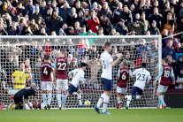 توتنهام يهزم استون فيلا في الرمق الأخير ورباعية لأرسنال في مرمى نيوكاسل