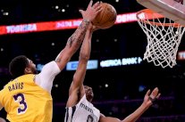 ليكرز يعزز صدارته للمنطقة الغربية ورابتورز يستعيد نغمة الفوز