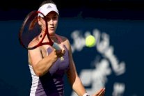 ريباكينا تواصل مغامرتها وتبلغ نهائي دورة دبي