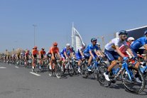 أكرمان يحرز المرحلة الأولى في طواف الإمارات