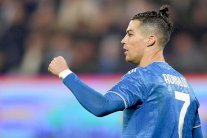 رونالدو يقود يوفنتوس في رحلته إلى ليون