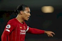 فان دايك يشيد بالصلابة الذهنية لليفربول