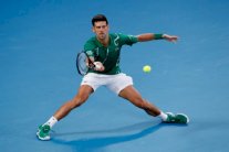 ديوكوفيتش الفائز بسهولة على الجزيري يلاقي كولشرايبر في دورة دبي