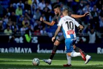 أتلتيكو يتعثر في كاتالونيا ويتراجع خلف إشبيلية وخيتافي