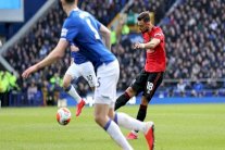 مانشستر يونايتد يفشل في تضييق الخناق على تشلسي وتعثر توتنهام