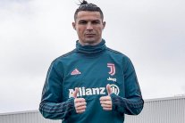 فيروس كورونا.. رونالدو يطالب مشجعيه باحترام الإرشادات الصحية