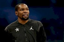 إصابة 4 لاعبين من نتس بينهم دورانت بفيروس كورونا