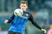 أول لاعب ألماني مصاب بكورونا يعترف بأنه شعر 