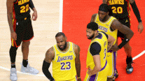 الدوري الاميركي للمحترفين: جيمس يقود ليكرز للفوز على أتلانتا