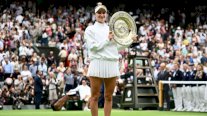 بطولة ويمبلدون: فوندروشوفا تُسقِطُ جابر وتصبح أول غير مصنفة تتوج باللقب