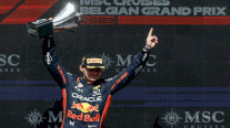 جائزة بلجيكا الكبرى: فيرستابن يُحرِز سباقه الثامن تواليًا