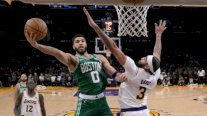 أن بي ايه: سلتيكس يتفوق على ليكرز في موقعة عيد الميلاد