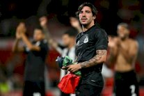 جماهير نيوكاسل ترحب بحفاوة بعودة تونالي من الإيقاف