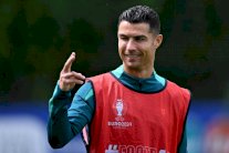 رونالدو يتحدث عن الاعتزال بألوان النصر لأنه