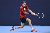 دورة بكين: ألكاراس ومدفيديف يحققان فوزهما الأول وخروج صادم لنافارو