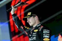 فيرستابن يهدد بترك الفورمولا واحد بسبب معاقبته