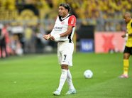 بطولة ألمانيا: فرانكفورت إلى الوصافة بثنائية للمصري مرموش