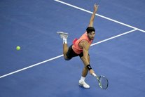 دورة بكين: ألكاراس يجرّد سينر من لقبه