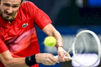 دورة شنغهاي: مدفيديف بشق الأنفس الى ثمن النهائي