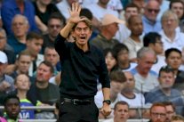 بطولة إنكلترا: مدرب برنتفورد يعتبر أن تن هاغ تعرض لانتقادات 