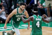 دوري أن بي ايه: سلتيكس القياسي للدفاع عن لقبه وليبرون يبدأ مشواره برفقة نجله