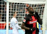 مهاجم ليفركوزن النيجيري بونيفايس يتعرض لإصابة طفيفة بعد حادث مروري