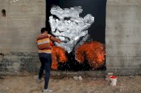 زوجة الملاكم محمد علي السابقة تزور أفغانستان