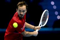 ايه تي بي الختامية: فوز مدفيديف على دي مينور