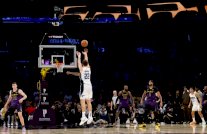 أن بي ايه: الألماني فاغنر يتألق لماجيك ويسقط ليكرز لأول مرة على أرضه