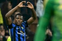 بطولة إيطاليا: الدولي الهولندي دمفريس يمدد عقده مع إنتر حتى 2028